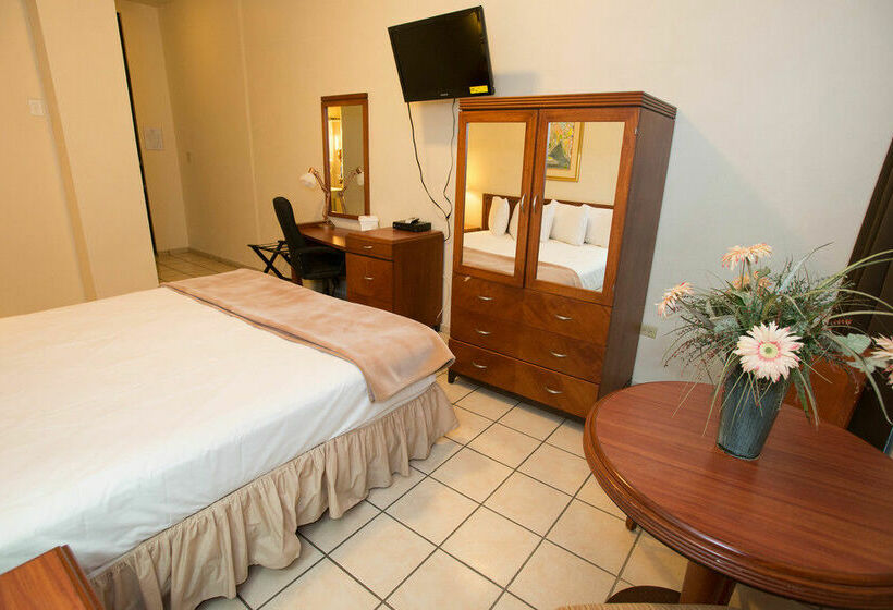 فندق Howard Johnson Inn Plaza de Armas Old San Juan