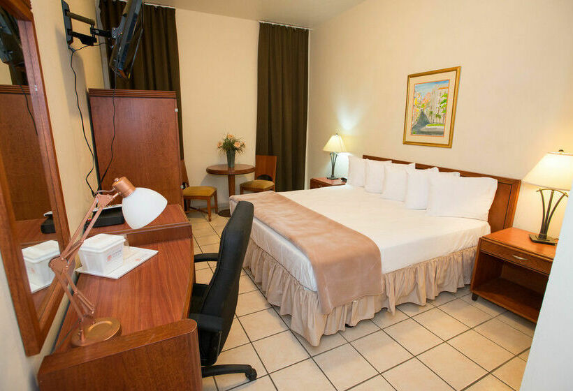 فندق Howard Johnson Inn Plaza de Armas Old San Juan