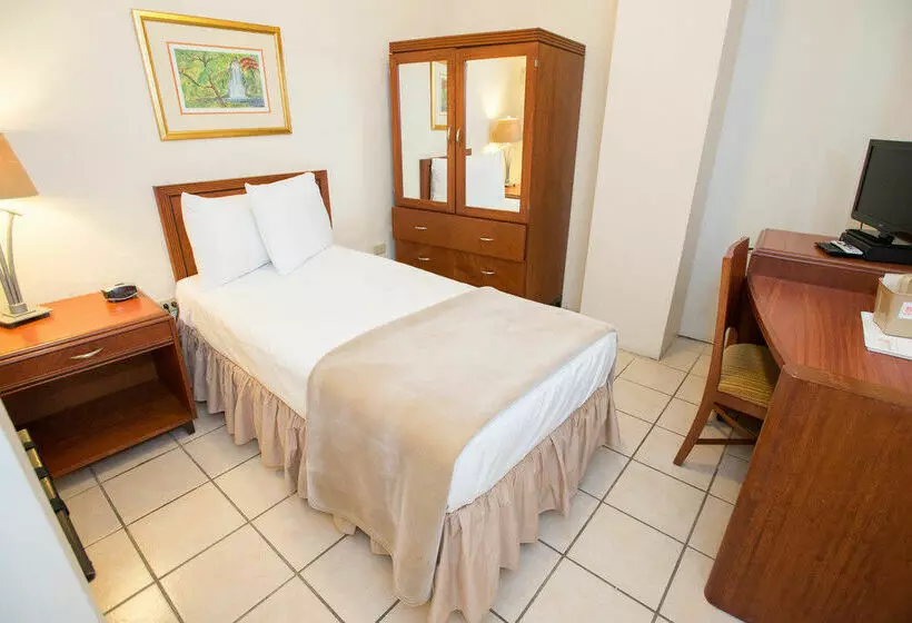 فندق Howard Johnson Inn Plaza de Armas Old San Juan