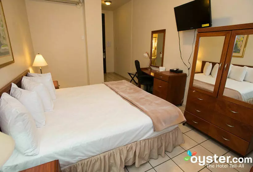 فندق Howard Johnson Inn Plaza de Armas Old San Juan