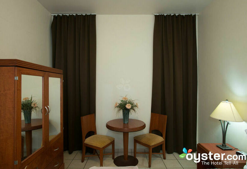 فندق Howard Johnson Inn Plaza de Armas Old San Juan