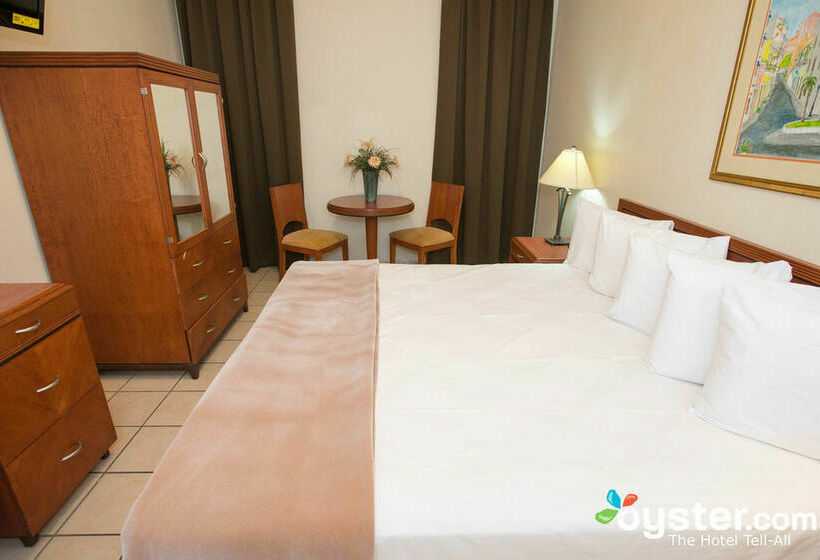فندق Howard Johnson Inn Plaza de Armas Old San Juan
