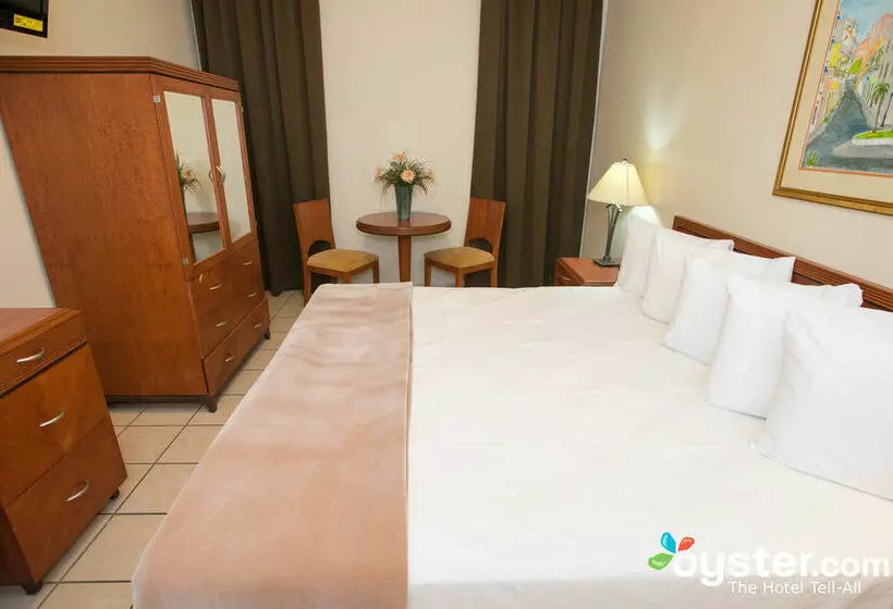 فندق Howard Johnson Inn Plaza de Armas Old San Juan