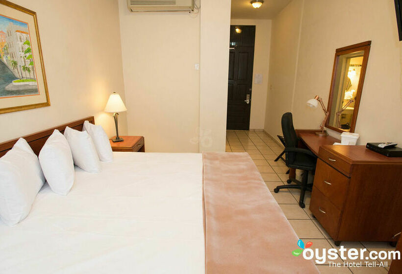 فندق Howard Johnson Inn Plaza de Armas Old San Juan