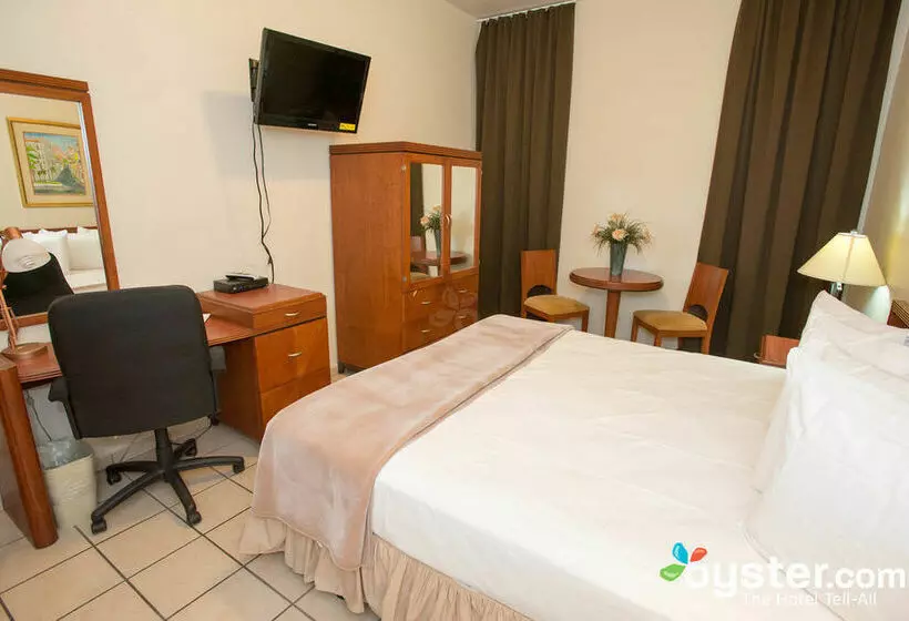 فندق Howard Johnson Inn Plaza de Armas Old San Juan