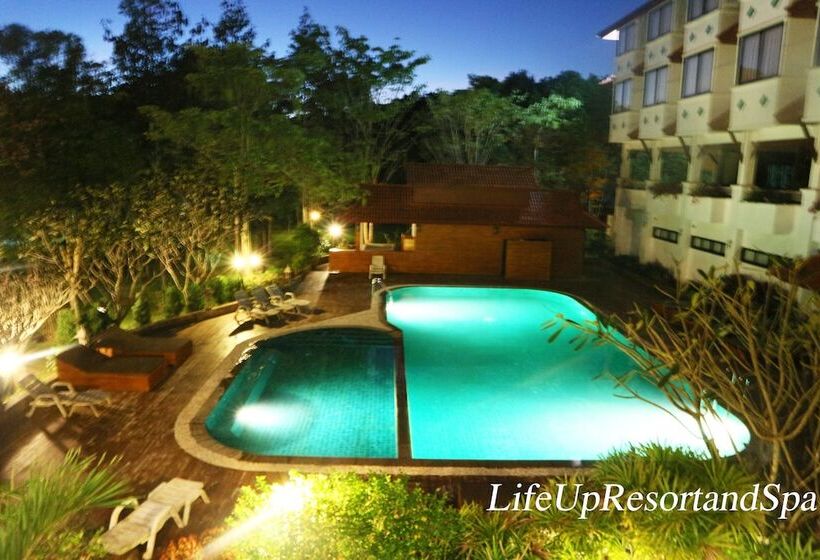 Отель Life Up Resort And Spa
