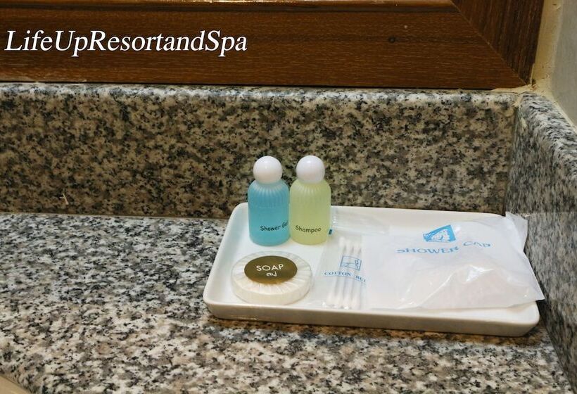 Отель Life Up Resort And Spa