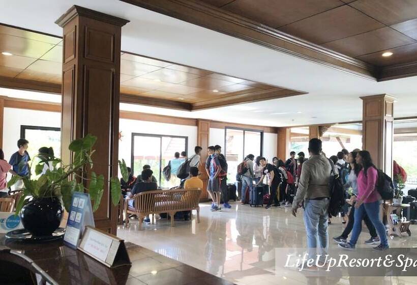 Отель Life Up Resort And Spa