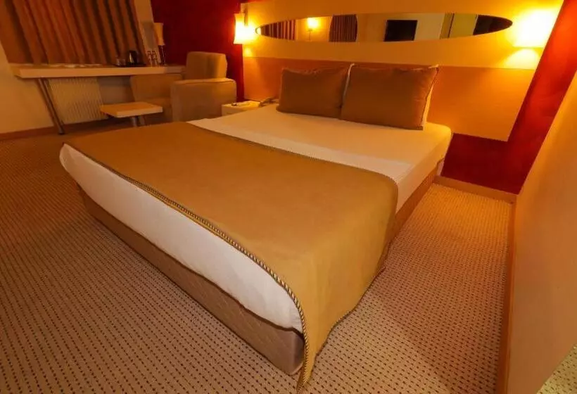 Отель Lycus River Thermal