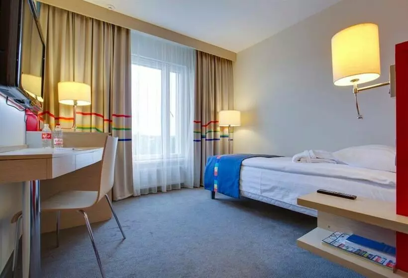 هتل Park Inn By Radisson Poliarnie Zori Murmansk