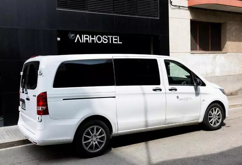 Airhostel Barcelona Airport 24h