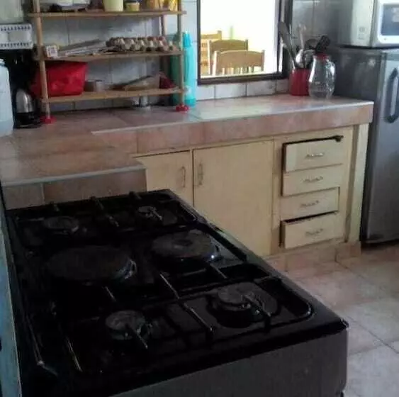 پانسیون Akogo House   Bnb , Hostel, Backpackers & Volunteer Center