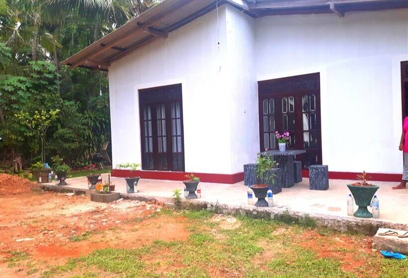 膳宿费 Nadee Villa Guest House