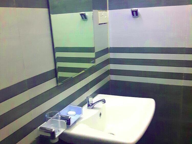 膳宿费 Nadee Villa Guest House