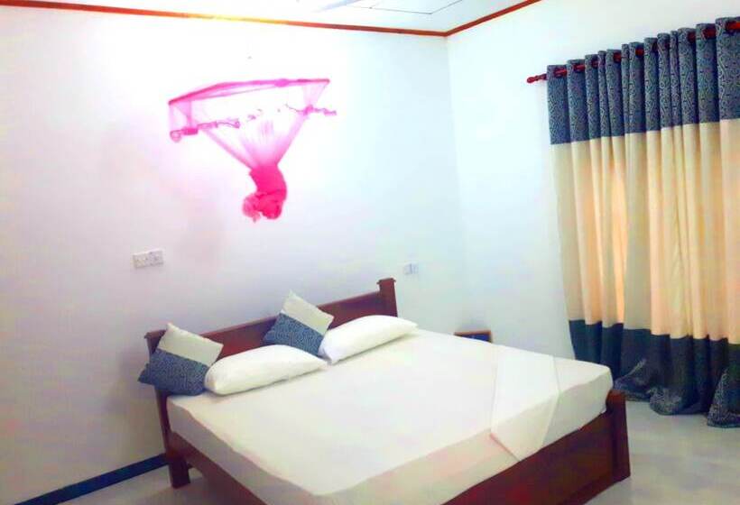 膳宿费 Nadee Villa Guest House