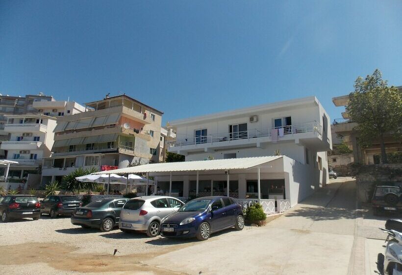 پانسیون Santa Paola Hotel   In Sarandë