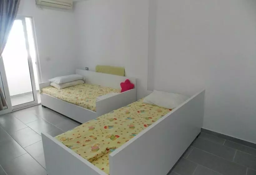 پانسیون Santa Paola Hotel   In Sarandë