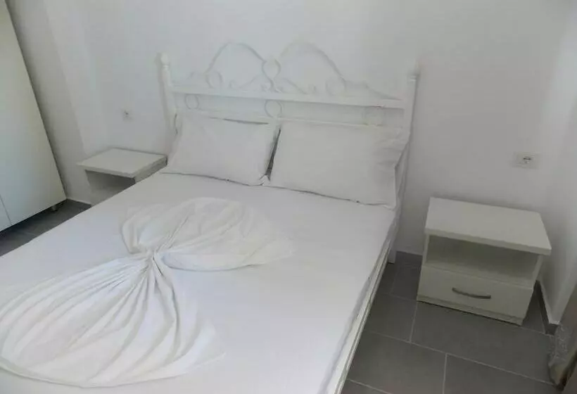 پانسیون Santa Paola Hotel   In Sarandë