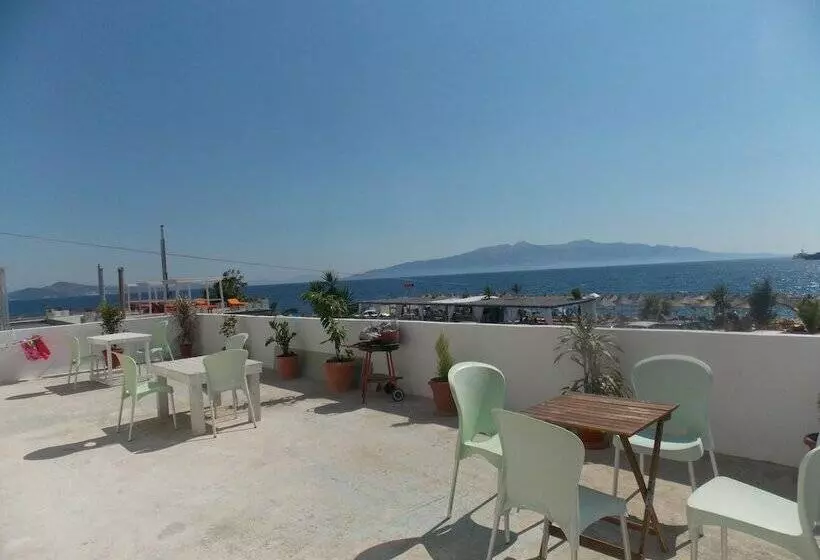 پانسیون Santa Paola Hotel   In Sarandë