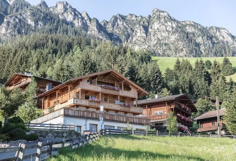 リゾートホテル Alpbach Lodge Chalet Superior