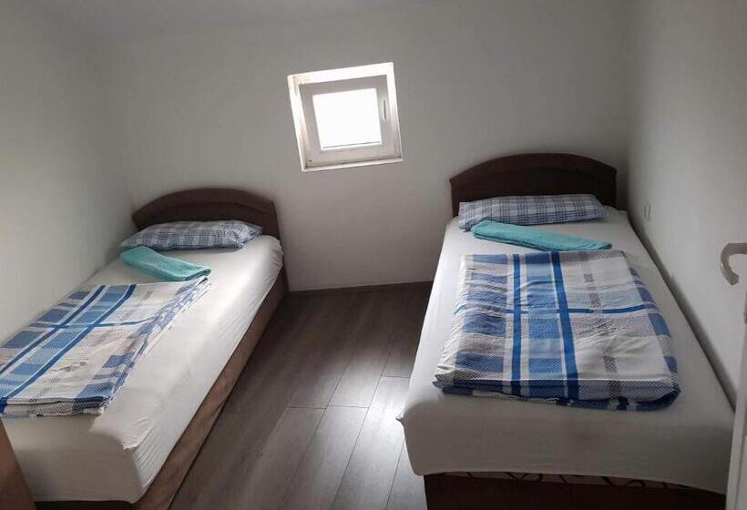 تختخواب و صبحانه Prenociste H2o