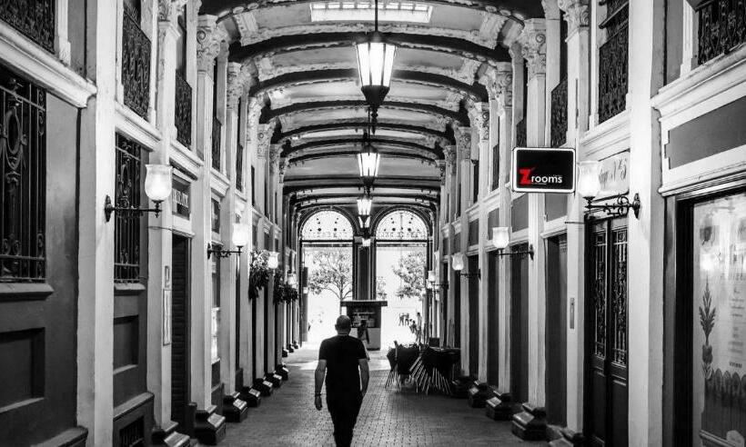 Отель Zrooms&suites Hostel Boutique