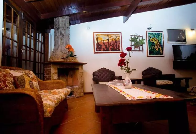 ペンション Pousada Martinez