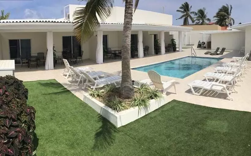 پانسیون Yoyita Suites Aruba