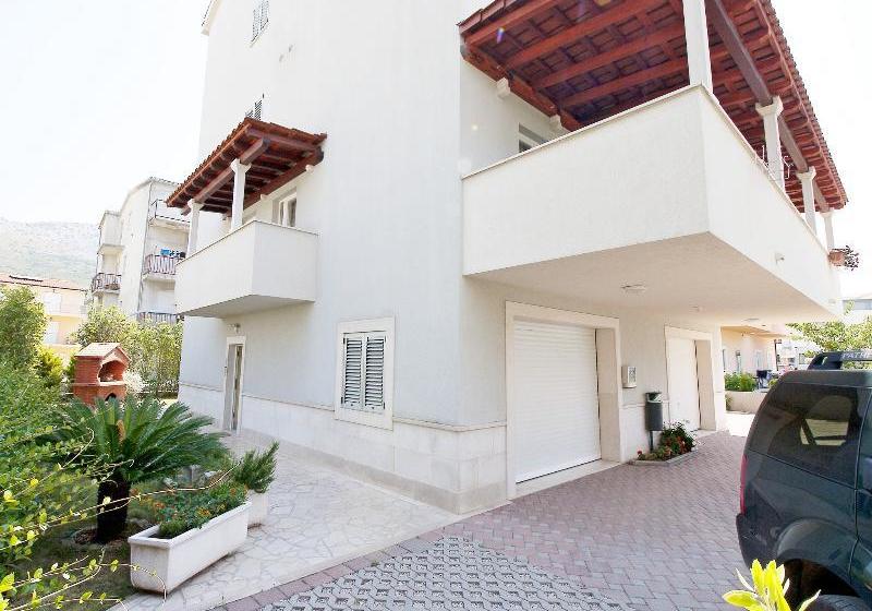 Hotel Apartments Elza