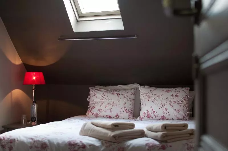 هتل Be&be Sablon 11