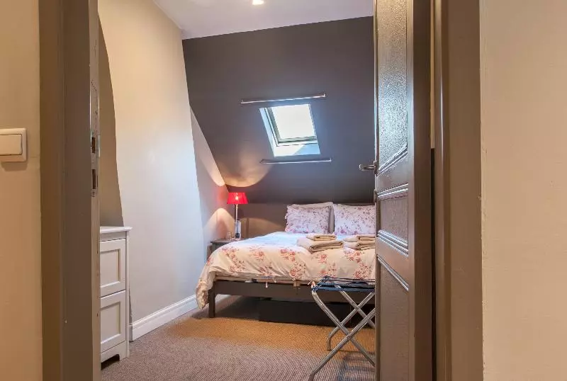 هتل Be&be Sablon 11