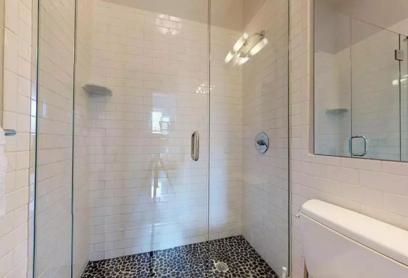 Stylish Downtown Studio In The Boston, C.ave #34