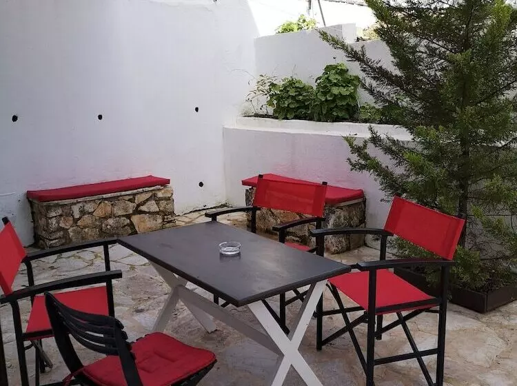 Gina Studios