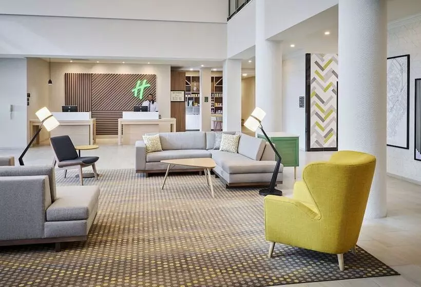 Отель Holiday Inn & Suites Oakville At Bronte, An Ihg