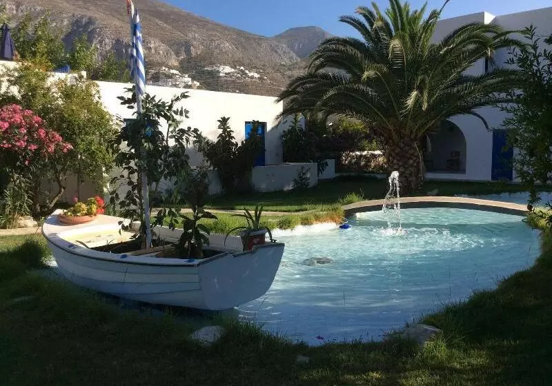 酒店 Lakki Village