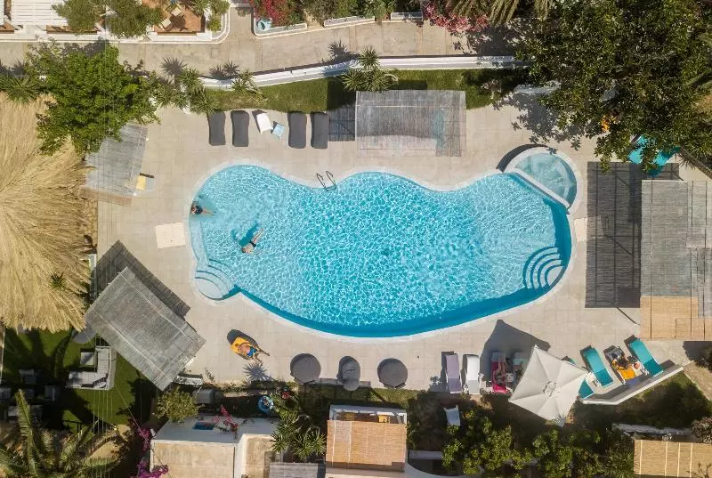 בית מלון כפרי Lakki Village