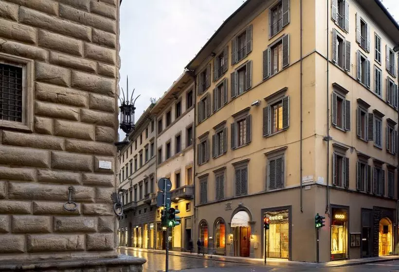 هتل Room Mate Isabella