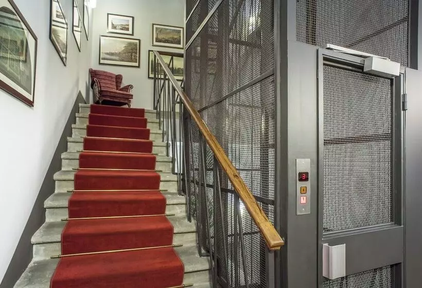 هتل Room Mate Isabella