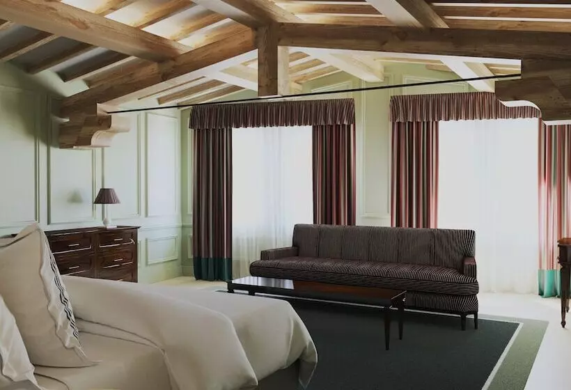 هتل Room Mate Isabella