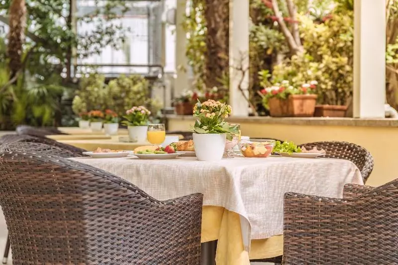 Sky Pool Hotel Sole Garda