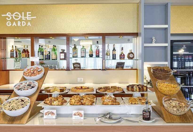 Sky Pool Hotel Sole Garda