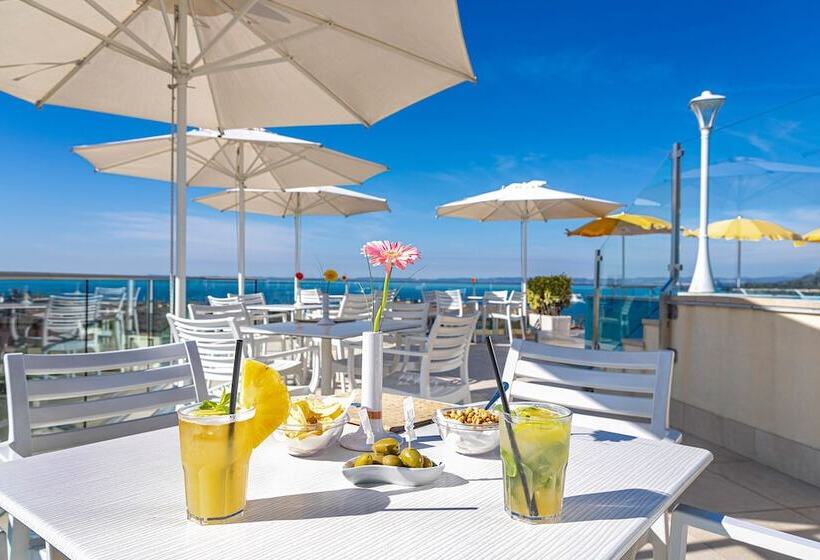 Sky Pool Hotel Sole Garda