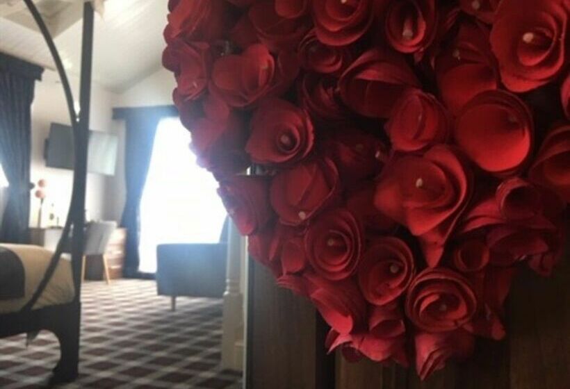 The Huddersfield Hotel