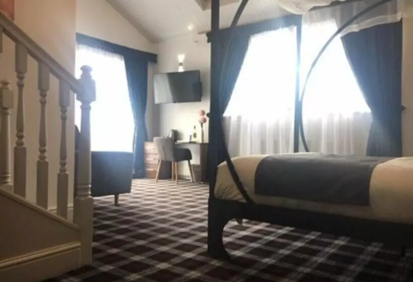 The Huddersfield Hotel