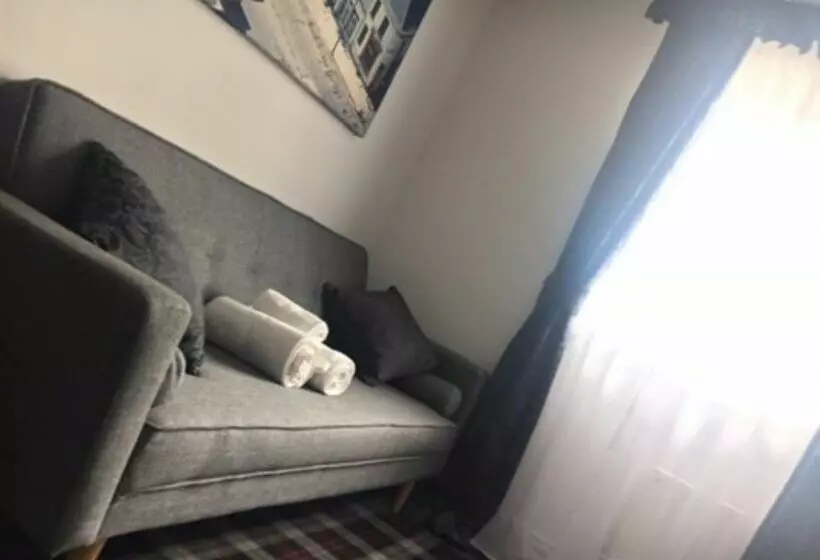 The Huddersfield Hotel