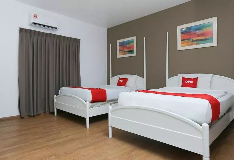 Hotelli Oyo 89915 East Mount