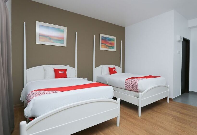 Hotel Oyo 89915 East Mount