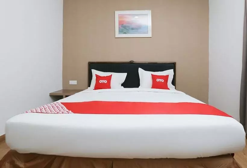 Hotelli Oyo 89915 East Mount