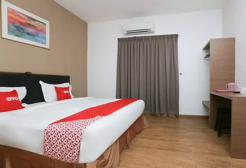 Hotelli Oyo 89915 East Mount