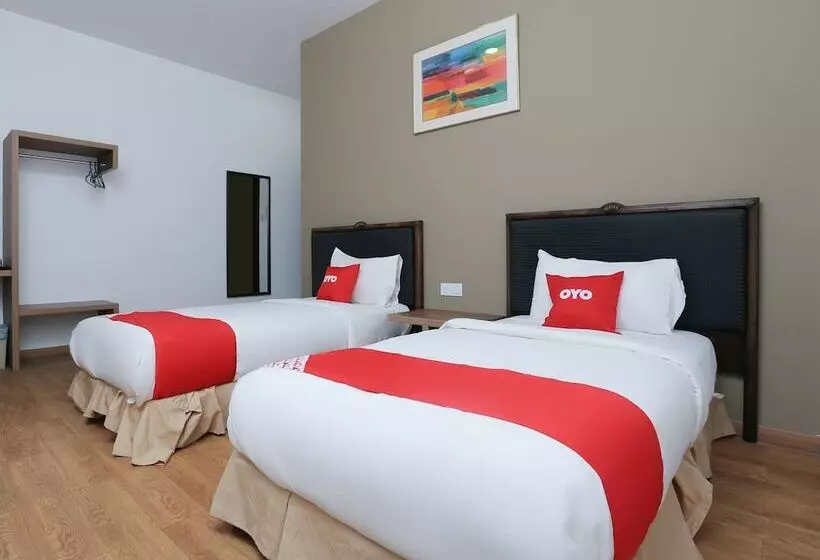 Hotelli Oyo 89915 East Mount